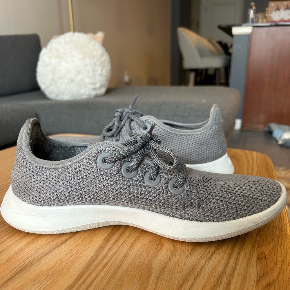 Allbirds Women’s Tree Runners Sneaker Size 9 - Mist Color with White Sole